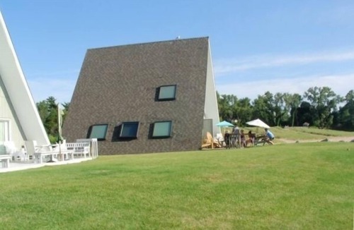 Stevensville Ski Chalet | LAKEFRONT & BEACHSIDE 2026 SUMMER RARE PRIME Holiday WEEK AVAILABLE 7/4 to 7/11