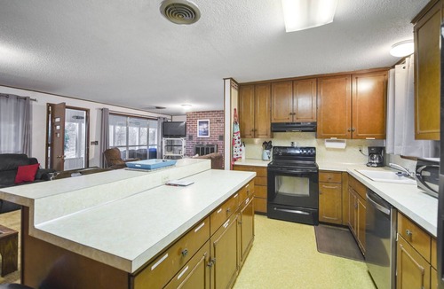 Dennis House | Lakefront! Beautiful Views! Sleeps 24 people! 7 Bdrm, 3 bath - Incredible Charm!
