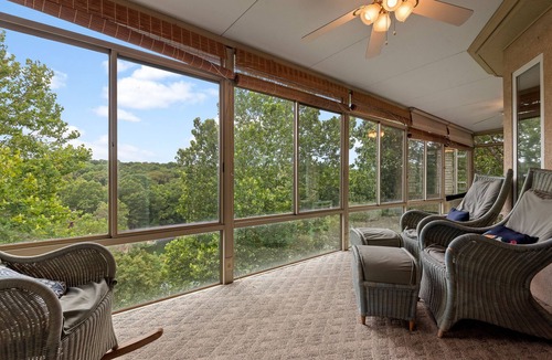 Bella Vista House | Lakefront Beauty on Lake Loch Lomond near Biking Trails