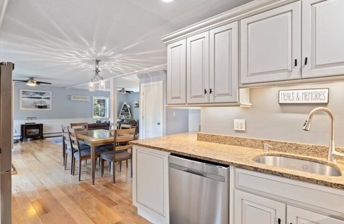 East Wakefield House | Lakefront Beauty with Private Beach