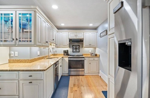 East Wakefield House | Lakefront Beauty with Private Beach