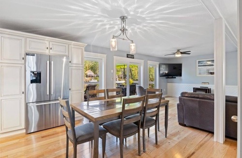 East Wakefield House | Lakefront Beauty with Private Beach