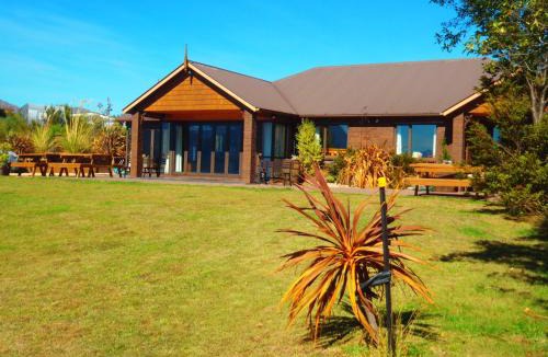 Lake Hawea House | Lakefront Bellevue Lake Hawea Wanaka