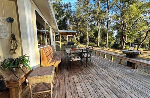 Putnam Hall House | Lakefront Bliss | Kayaks Paddleboards Fire Pit Snowbird Specials