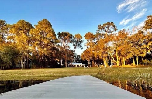 Putnam Hall House | Lakefront Bliss | Kayaks Paddleboards Fire Pit Snowbird Specials