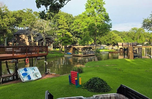 Leisure Land House | Lakefront, Boat dock, Fishing, Fire pit, Kayak, pedal boat, Paddle board