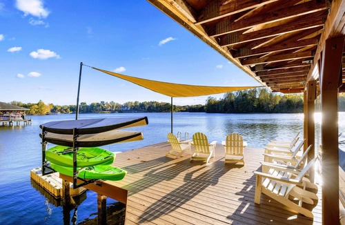Livingston Cabin | Lakefront Boat Dock, Kayaks & Amazing Sunsets