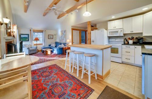 Bradford House | Lakefront Bradford Cottage with Dock, Near Skiing!