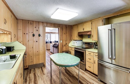 Brainerd House | Lakefront Brainerd Cabin w Deck, Fire Pit!