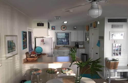 Candler House | Lakefront Breezes!