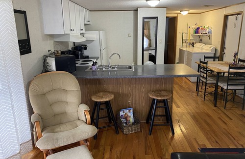 Butler House | Lakefront Bungalow, BOAT DOCK, Hot Tub, Firepit