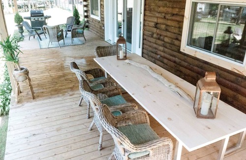 Cherry Valley Cottage | Lakefront Chalet in Prince Edward County