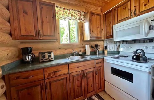 Rye Cabin | Lakefront Cabin #1 - 4 Season - Sleeps 7