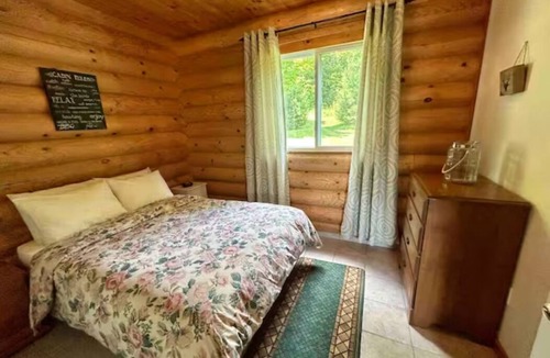 Rye Cabin | Lakefront Cabin #1 - 4 Season - Sleeps 7