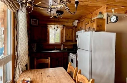 Rye Cabin | Lakefront Cabin #2 - 4 Season - Sleeps 7
