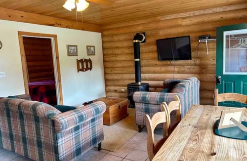 Rye Cabin | Lakefront Cabin #2 - 4 Season - Sleeps 7