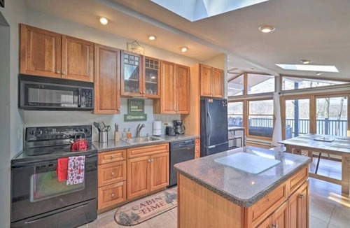 Locust Lake Village Cabin | Lakefront Cabin 2 Kayaks Fireplace Firepit All season water views Beach
