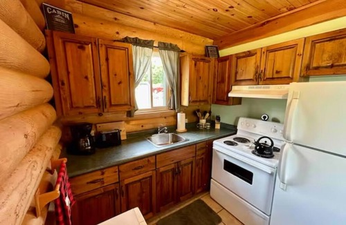 Rye Cabin | Lakefront Cabin #3 - 4 Season - Sleeps 7