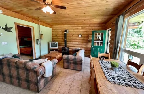 Rye Cabin | Lakefront Cabin #3 - 4 Season - Sleeps 7