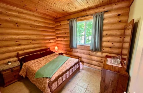 Rye Cabin | Lakefront Cabin #3 - 4 Season - Sleeps 7