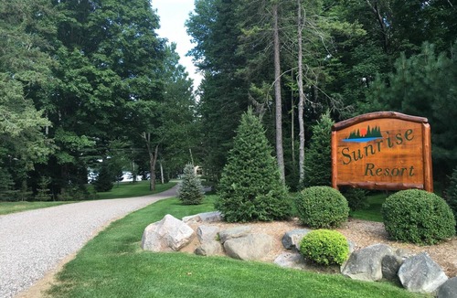 Presque Isle Cottage | Lakefront Cabin #3 The Perch