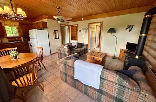 Rye Cabin | Lakefront Cabin #6 - 4 Season - Sleeps 7