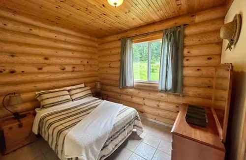 Rye Cabin | Lakefront Cabin #6 - 4 Season - Sleeps 7