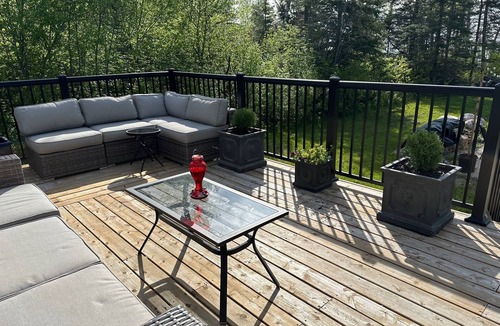 Little Bullhead Cabin | Lakefront Cabin, 4 season Cozy Vacation Home on Lake Winnipeg