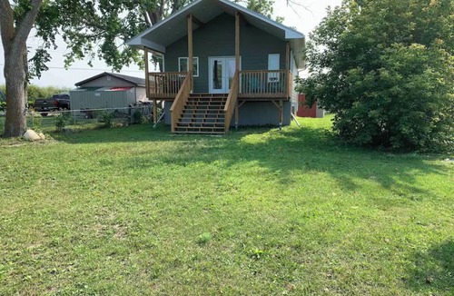 Saint Laurent Cabin | Lakefront Cabin