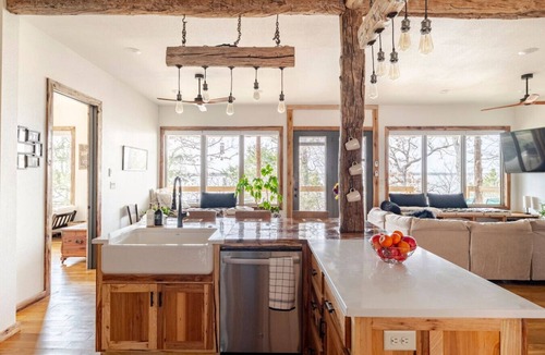 Flint Cabin | Lakefront Cabin Escape 3BR Pvt Dock & Hot Tub