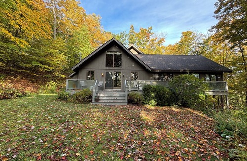 Norfolk Cabin | Lakefront Cabin Escape Pristine Waters & Fall Foliage