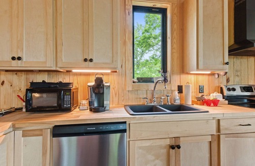 Samantha Cabin | Lakefront Cabin Fall Getaway - Elevated Design and Breathtaking Views