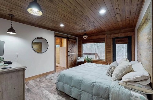 Hartsville Cabin | Lakefront Cabin in the Woods
