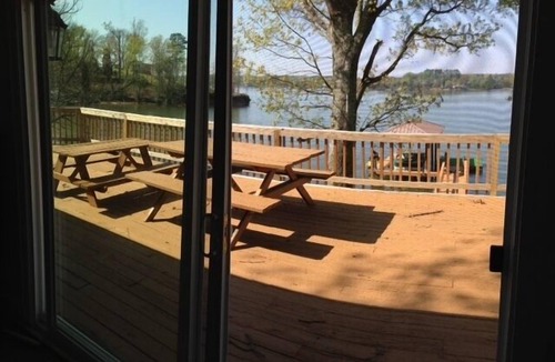 Bowling Green Cabin | Lakefront Cabin - Newly Renovated!