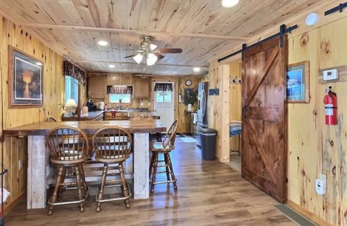 St Germain Cabin | Lakefront Cabin on Snowmobile/UTV Trails