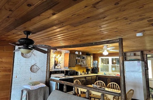 Brier Hill Cabin | Lakefront Cabin on Black Lake with Dock - Sleeps 13