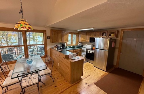 Silver Bay Cottage | Lakefront Cabin on Lake George (Silver Bay)