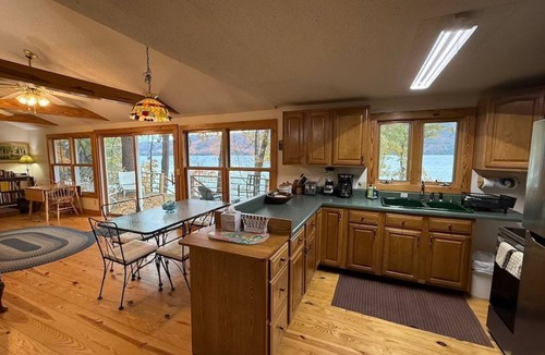 Silver Bay Cottage | Lakefront Cabin on Lake George (Silver Bay)