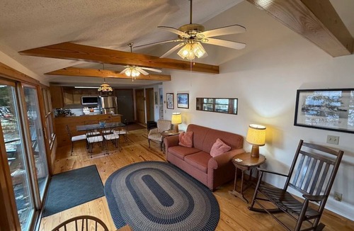 Silver Bay Cottage | Lakefront Cabin on Lake George (Silver Bay)