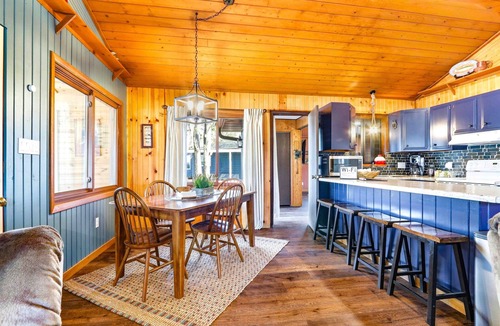 Nekoosa Cabin | Lakefront Cabin · Private Beach · Dog-Friendly