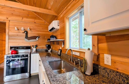 Franklin House | Lakefront Cabin Retreat w/Fire Pit & Yurt Experience