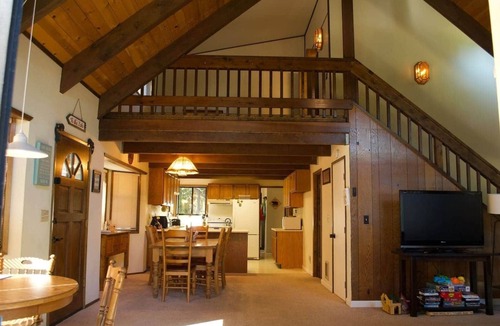 Glencoe House | Lakefront Cabin Retreat - Arnold Getaway
