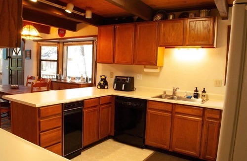 Glencoe House | Lakefront Cabin Retreat - Arnold Getaway