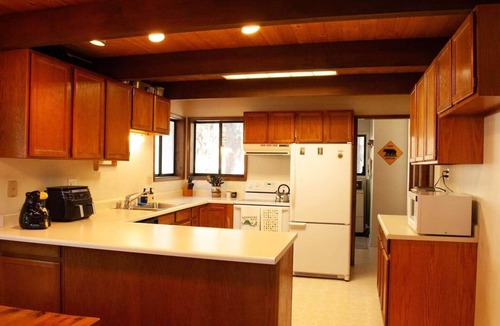 Glencoe House | Lakefront Cabin Retreat - Arnold Getaway