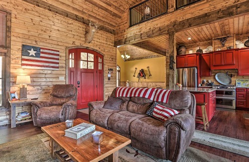 Tazewell Cabin | Lakefront Cabin, Sleeps 16, Dock, Fire Pit, Hot Tub