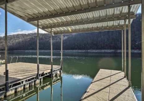 Tazewell House | Lakefront Cabin Sleeps 16 Dock Fire Pit Hot Tub