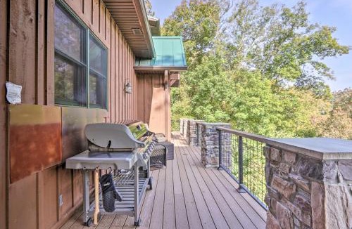 Tazewell House | Lakefront Cabin Sleeps 16 Dock Fire Pit Hot Tub
