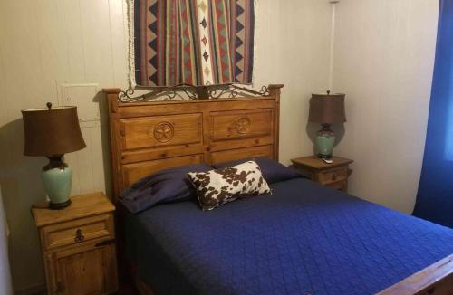 Mead House | Lakefront Cabin - South of the Border - 13