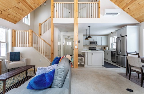 Jeffersonville Cabin | Lakefront Cabin with Private Dock Kenoza Den