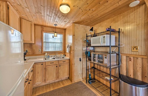 Winnsboro Cabin | Lakefront Cabin w/2 Lofts, Boats on 4 Acres
